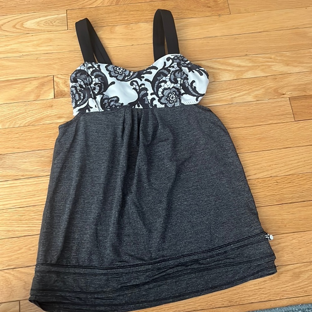 Lululemon tank